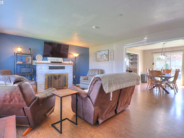 House for sale in Gold Beach