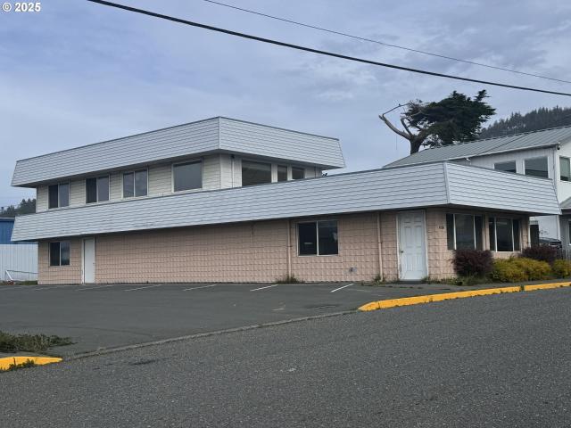 Commercial for sale in Oregonia