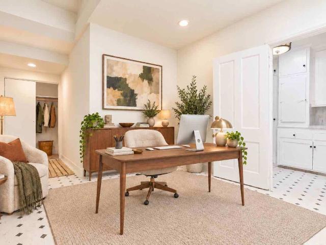 Apartment for rent in Canoga Park, California