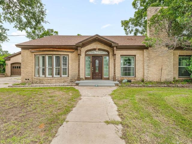 House for sale in De Leon, Texas