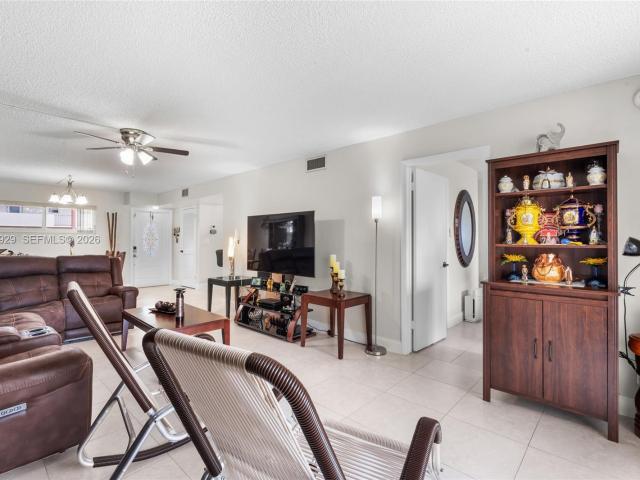 Condo for sale in Pembroke Pines, Florida