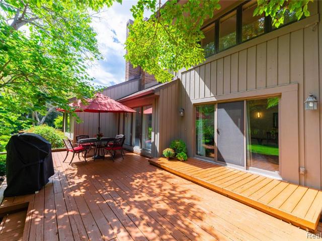 Condo for sale in Grosse Ile, Michigan