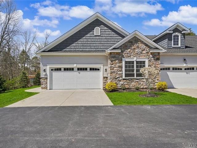 Condo for sale in Clarence, New York