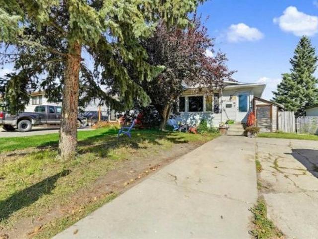 House for sale in Crystal Ridge, Grande Prairie