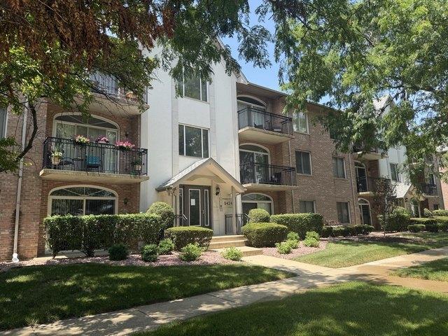 Condo for sale in Hickory Hills, Illinois