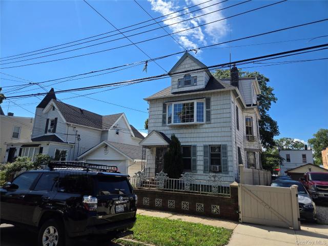House for sale in Queens, Arverne