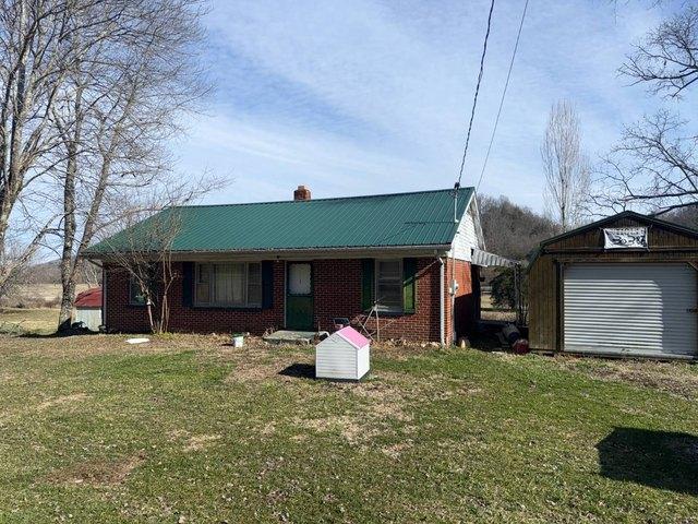 House for sale in Yosemite, Kentucky