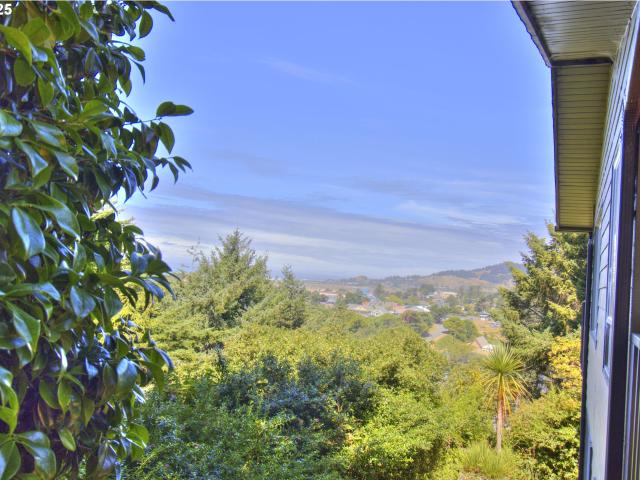 House for sale in Gold Beach