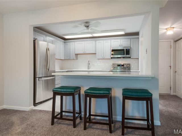Condo for sale in Creve Coeur, Missouri