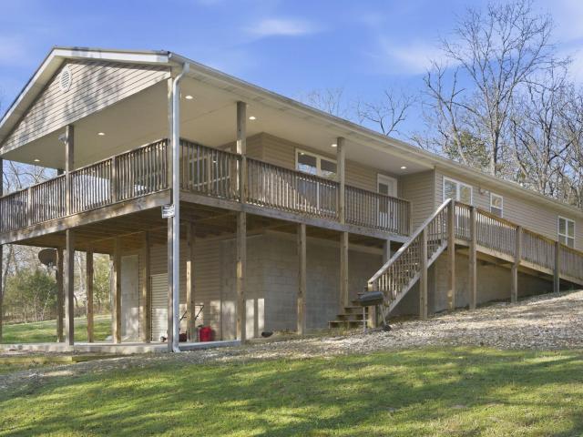 House for sale in Stone, Missouri