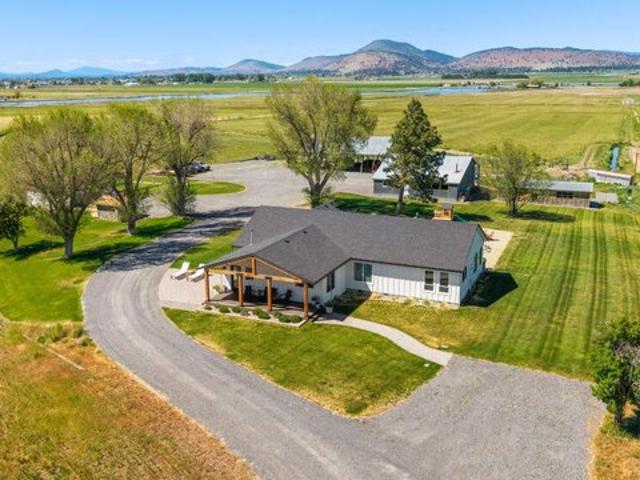 House for sale in Oregonia