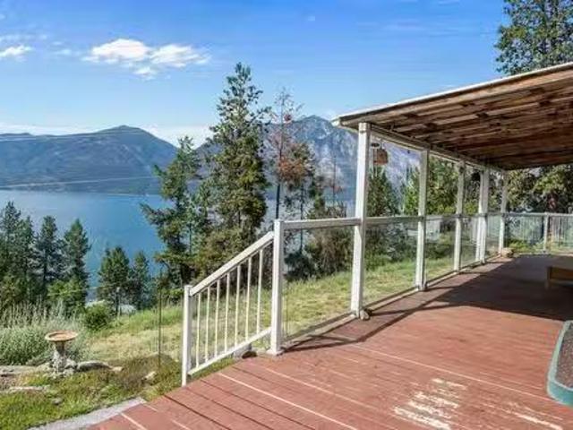 House for sale in Sirdar, British Columbia