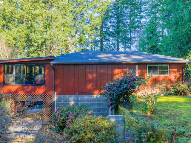 House for sale in North Bend, Coos County