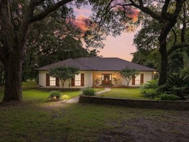 House for sale in Elberta, Alabama