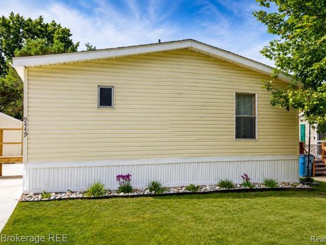 House for sale in Springrove, Springfield Charter Township