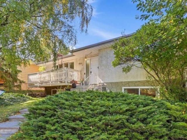 House for sale in Canyon Meadows, Calgary