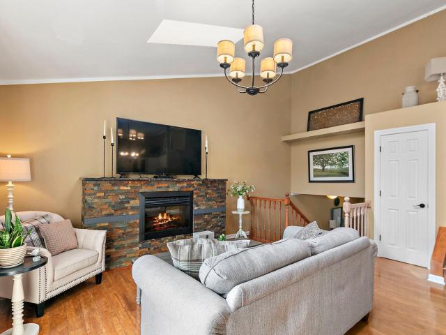 Townhouse for sale in Mchenry, Illinois