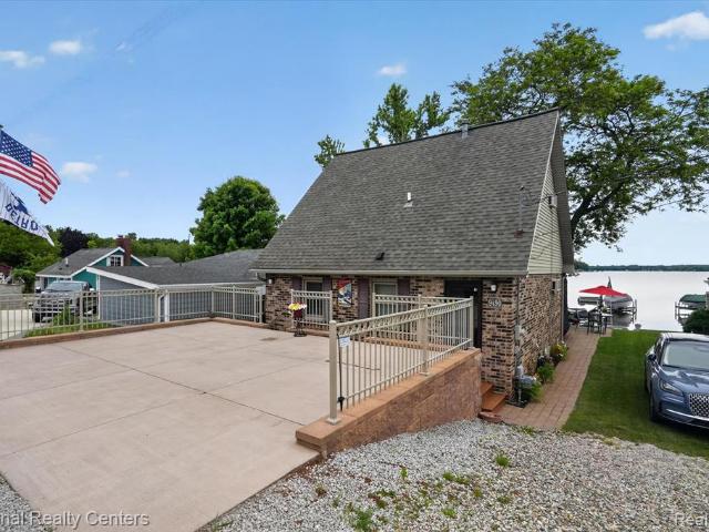House for sale in Gregory, Michigan