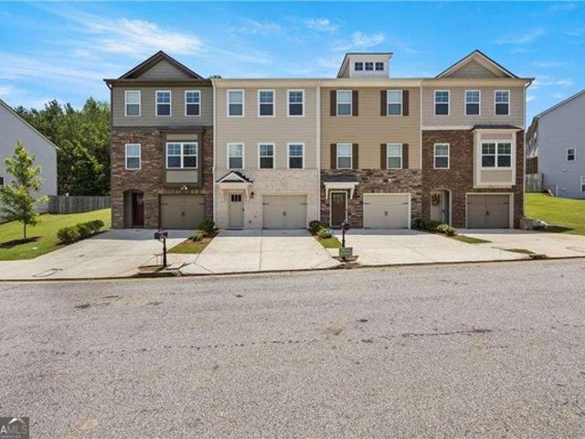 Townhouse for sale in Fairburn, Georgia