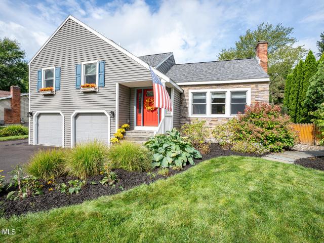 House for sale in Rosendale Estates, Town of Niskayuna