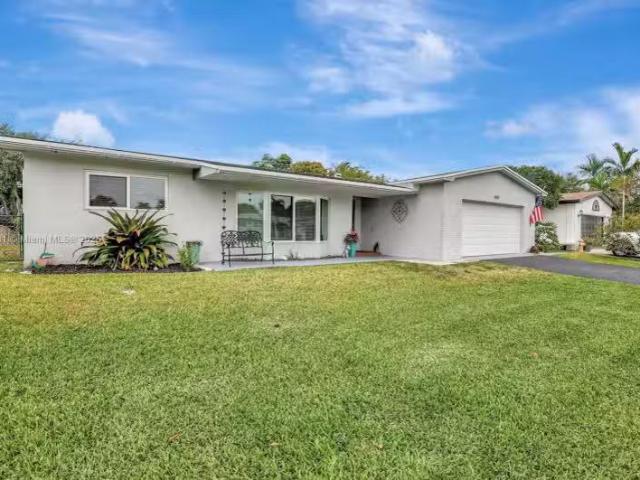 House for sale in Hollywood