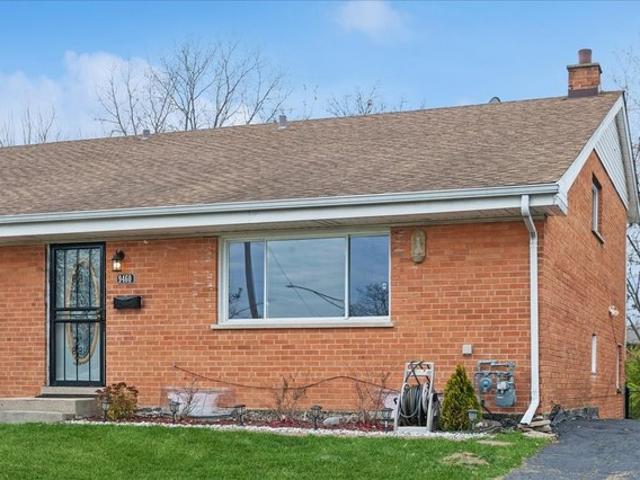 Townhouse for sale in Des Plaines, Illinois