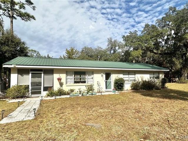 House for sale in Crystal River, Florida