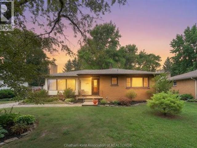 House for sale in Chatham–kent, Ontario