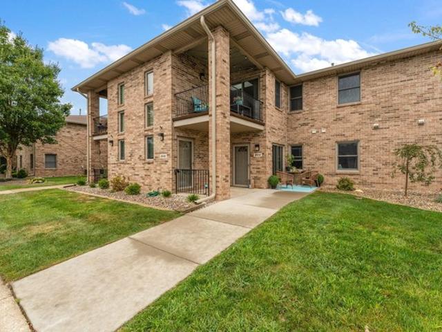 Condo for sale in Crown Point, Lake County