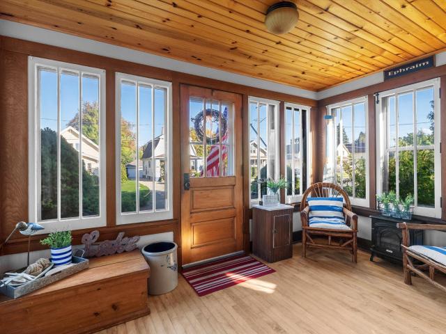 House for sale in Manitowoc, Manitowoc County