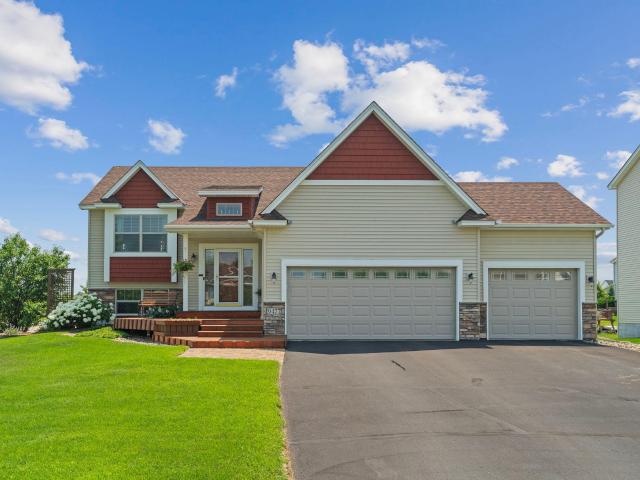 House for sale in Cottage Grove, Minnesota