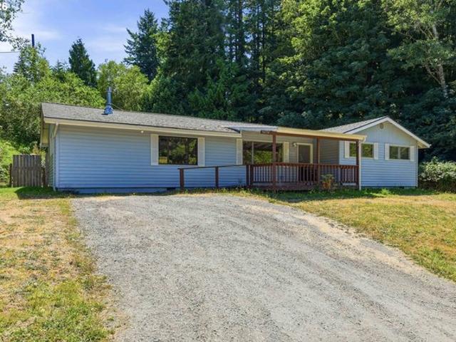 House for sale in Coquille, Coos County