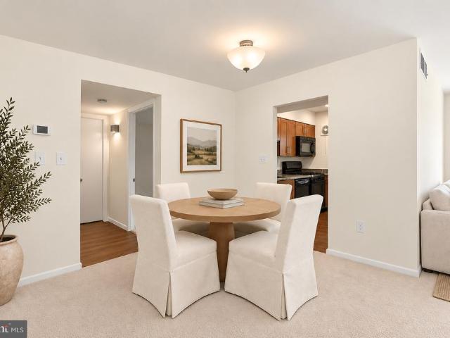 Condo for sale in Fairfax Circle, Fairfax
