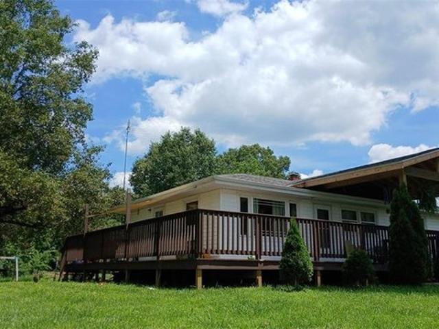 House for sale in Stonefort, Illinois