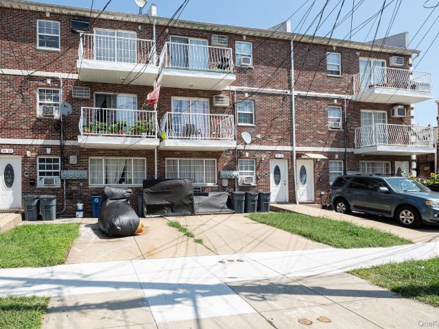 House for sale in Queens, Arverne