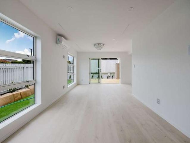Townhouse for sale in Hillpark, Manurewa