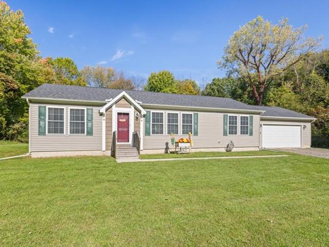 House for sale in Grass Lake, Jackson County