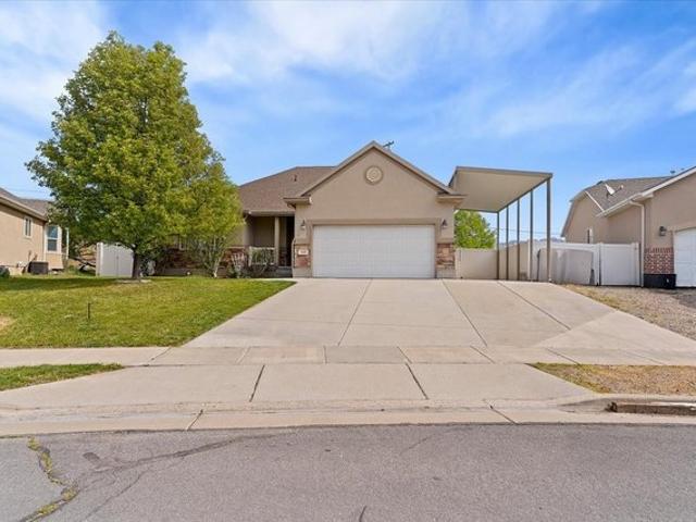 House for sale in Clearfield, Utah