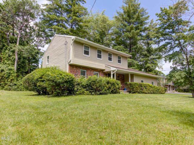 House for sale in Niskayuna, New York