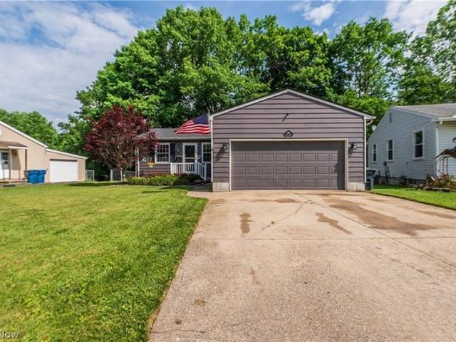 House for sale in Hubbard, Ohio