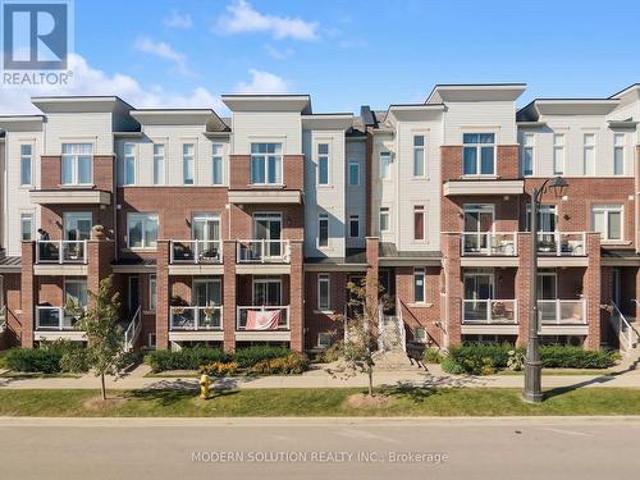 Townhouse for sale in Durham, Ontario