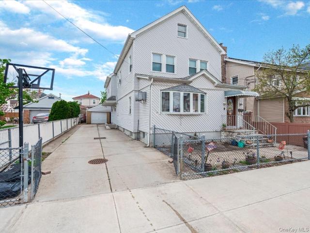 House for sale in Queens, Arverne