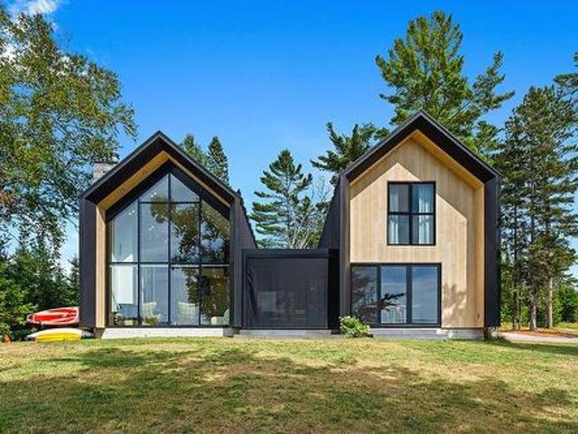 House for sale in Otter Lake, Quebec