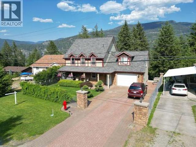 House for sale in Christina Lake, British Columbia