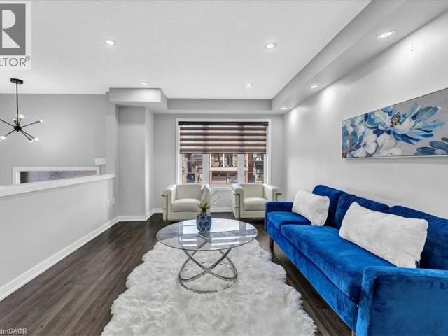 Townhouse for rent in Nash North, Hamilton