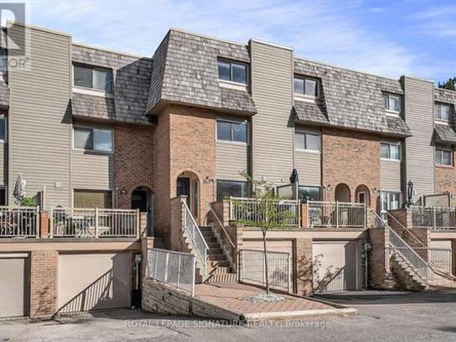 Townhouse for sale in Woburn, Ontario