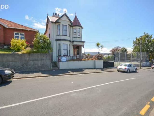 Property for rent in Otakou