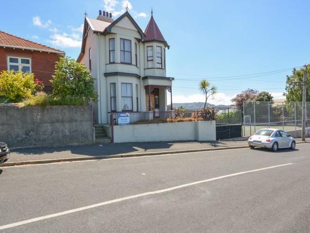 Property for rent in Otakou