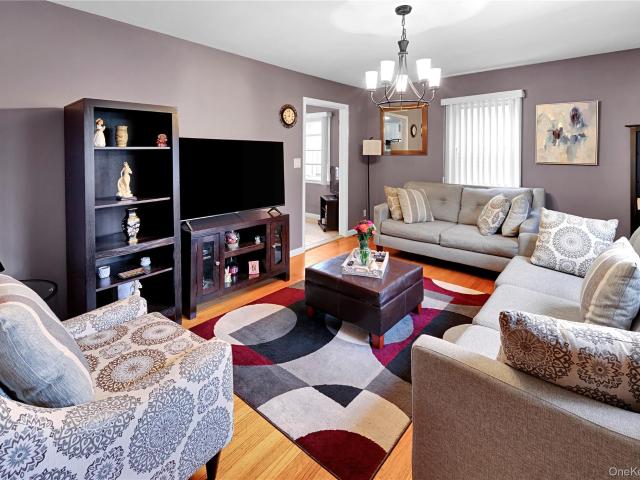 House for sale in Valhalla, New York