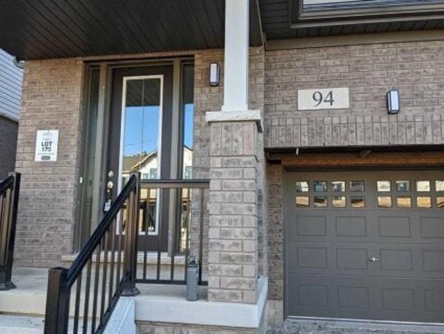 Townhouse for rent in Ancaster, Ontario